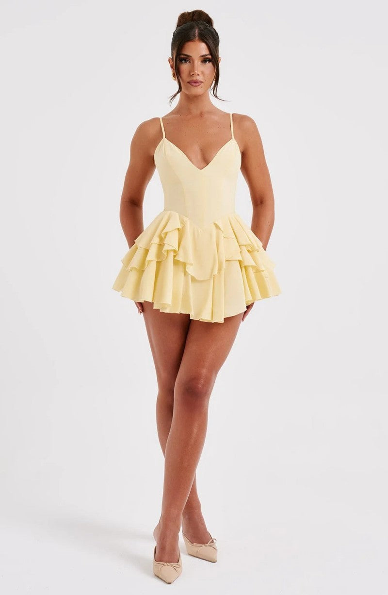 Sukienka z falbanami