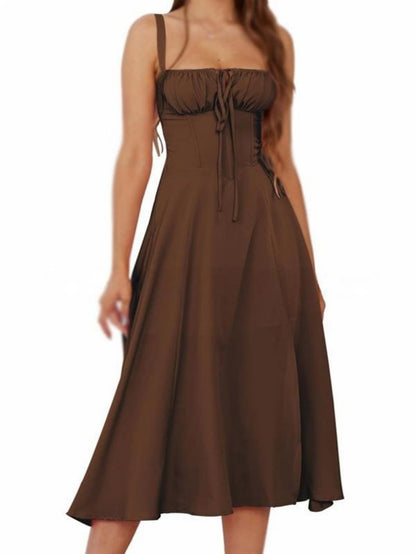 Solidna sukienka na ramiączkach z wiązaniem